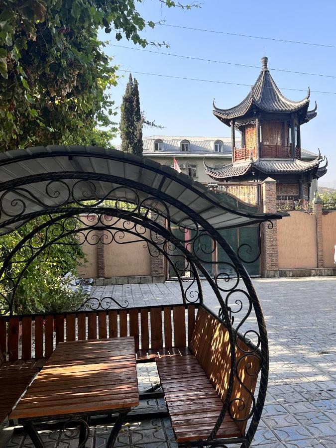 Alisher Hotel Doesjanbe Buitenkant foto