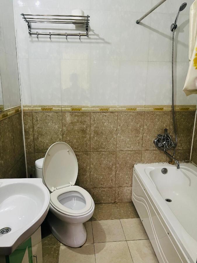 Alisher Hotel Doesjanbe Buitenkant foto